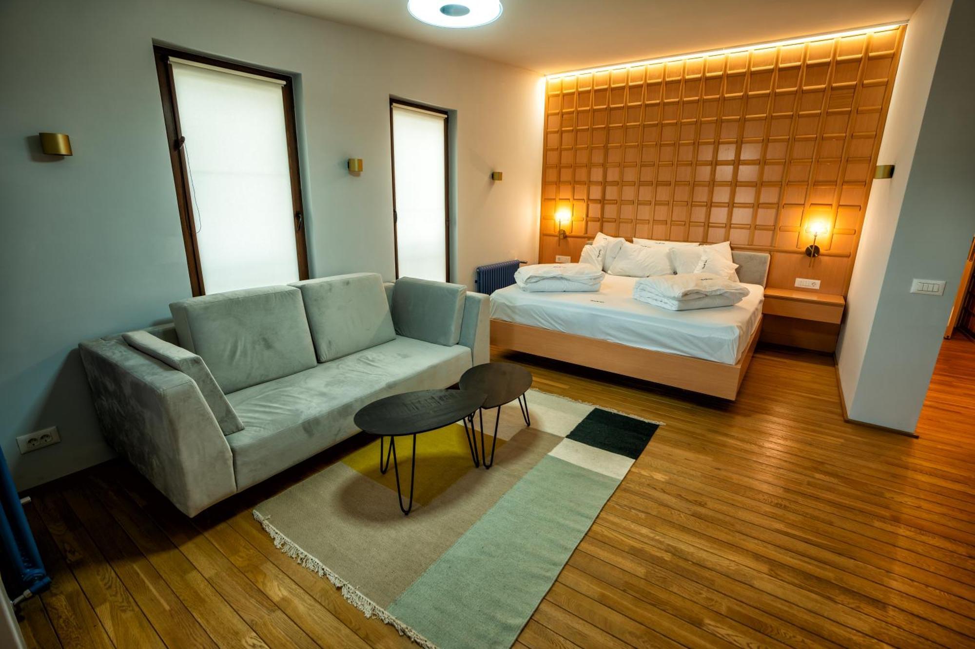 Hotel Curtea Veche Curtea de Argeş Extérieur photo